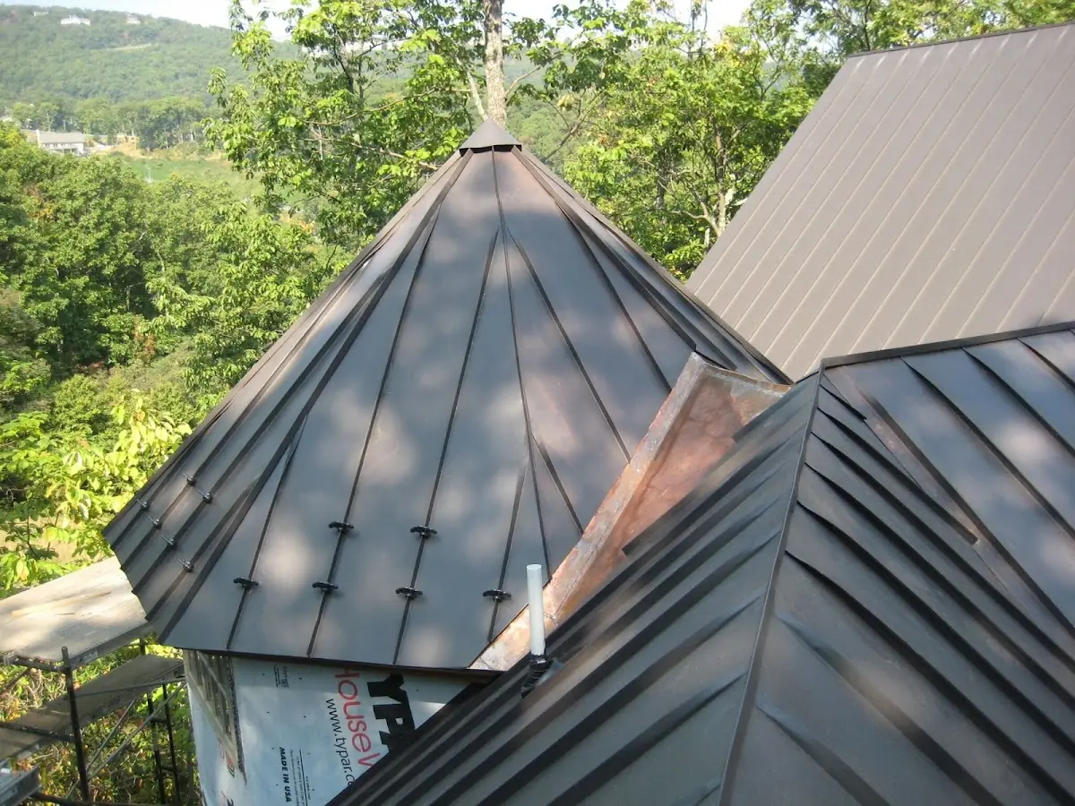 Professional Gutter Cleaning by Craftsman Roofing in Bell